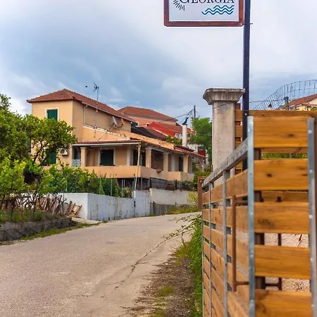 Πανσιόν Georgia *