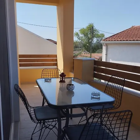 Georgia Λευκίμμη
